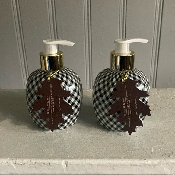 NWT 2- Maison De Base- Buffalo Check Pumpkin Sandalwood & OUD Scented Hand Soaps - Picture 14 of 17